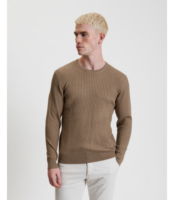 Cable knit pullover