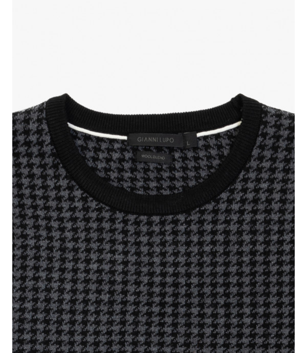 Houndstooth pullover