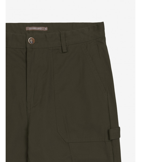 Carpenter trousers with pockets