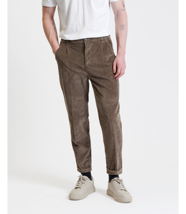 Pantalone chino slim fit in tessuto armaturato