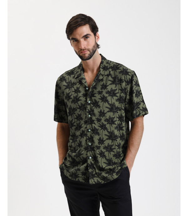 Di più su Camicia in fantasia floreale