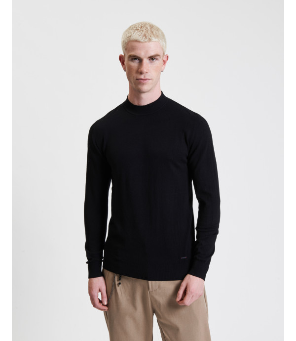 Mockneck sweater